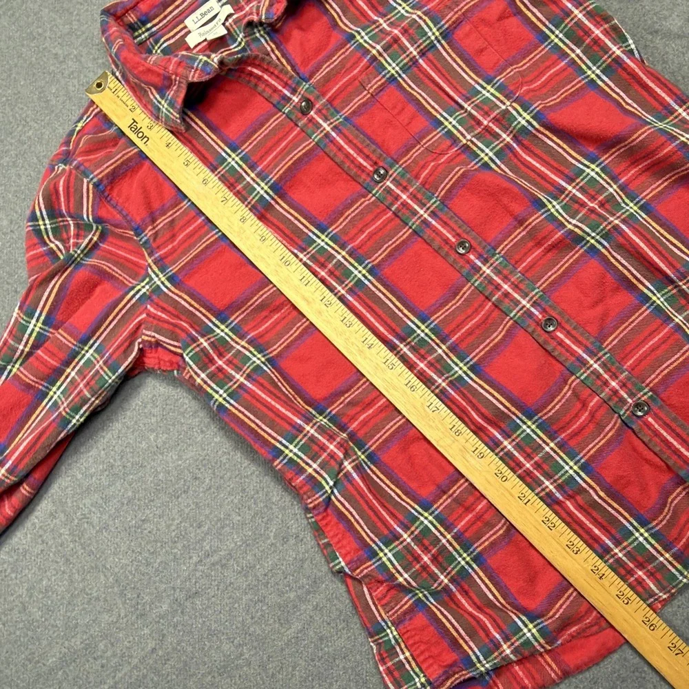 L.L. Bean Womens Med Plaid Flannel Shirt Relaxed Fit Cabincore Outdoor Button Up - Picture 5 of 7